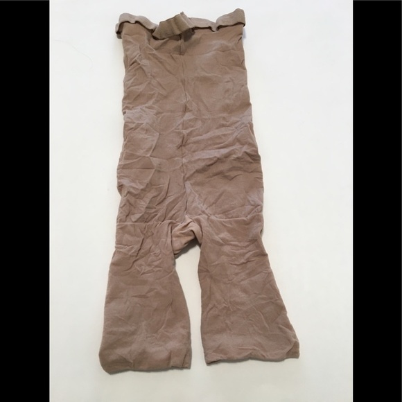 Assets By Spanx High Waisted Shaping Short 3 - Picture 4 of 6